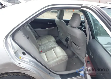 2014 Toyota Camry Xle z USA, uszkodzony, nr VIN 4T1BF1FK2EU826110